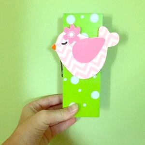 Super cute large paper clip decor